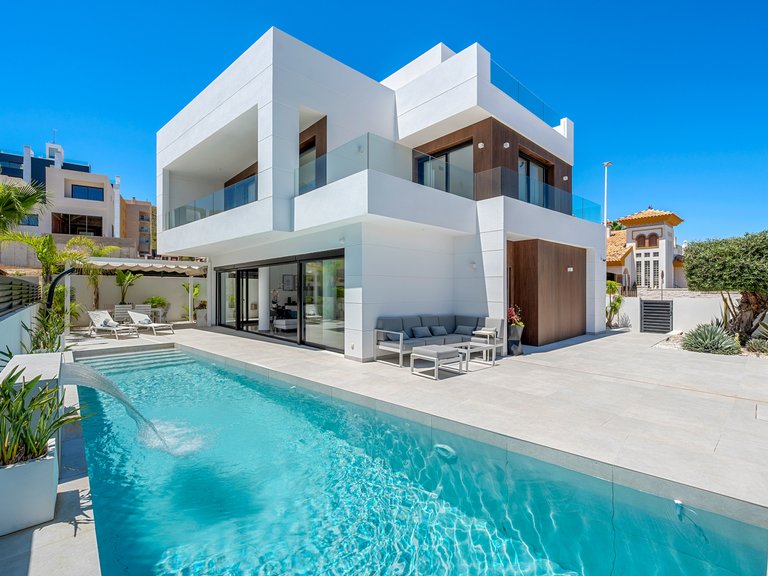 Villa for Sale in Costa Blanca Guardamar Del Segura, Alicante 1