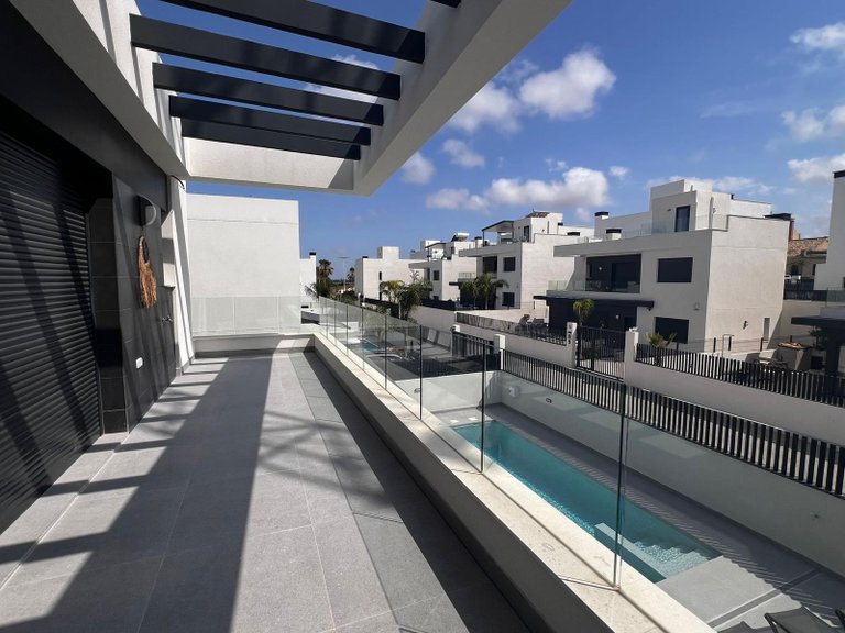 Villa for Sale in Inland Algorfa, Alicante 28