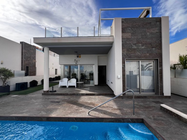Villa for Sale in Costa Blanca Orihuela Costa, Alicante 1