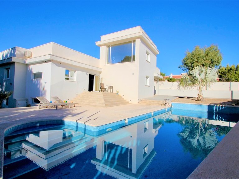 Villa for Sale in Rojales, Alicante 1