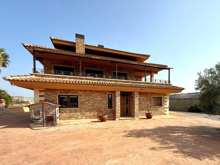 Villa for Sale in San Miguel De Salinas, Alicante 1