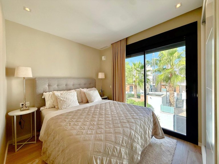 Villa for Sale in Cabo Roig, Alicante 12
