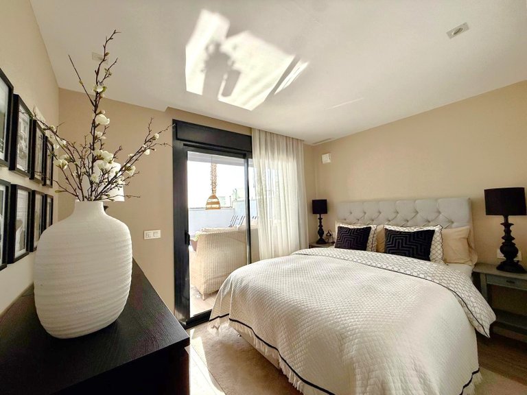 Villa for Sale in Cabo Roig, Alicante 11