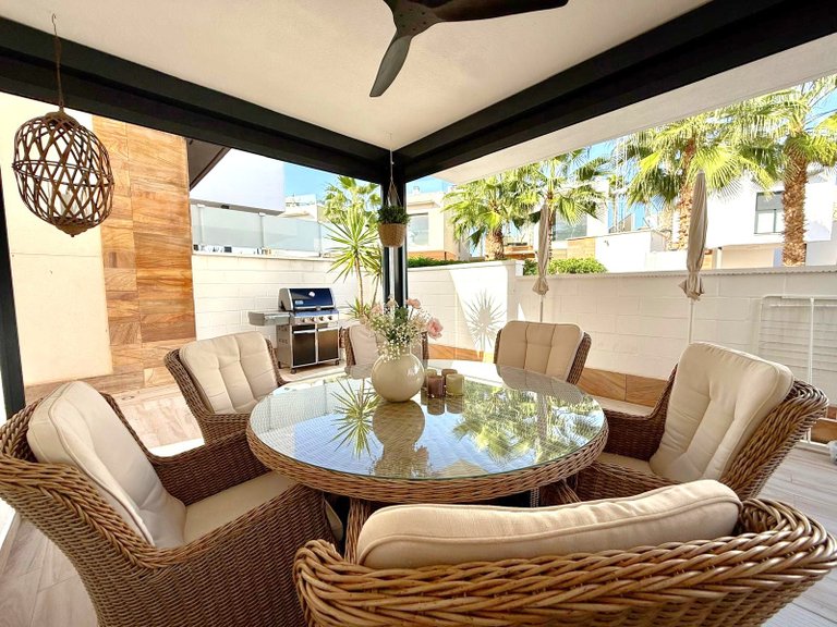 Villa for Sale in Cabo Roig, Alicante 4