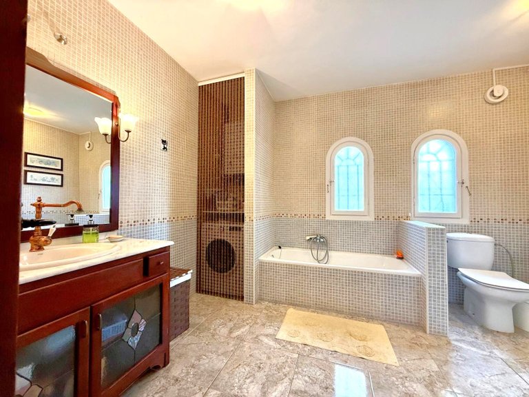 Villa for Sale in Villamartin, Alicante 17