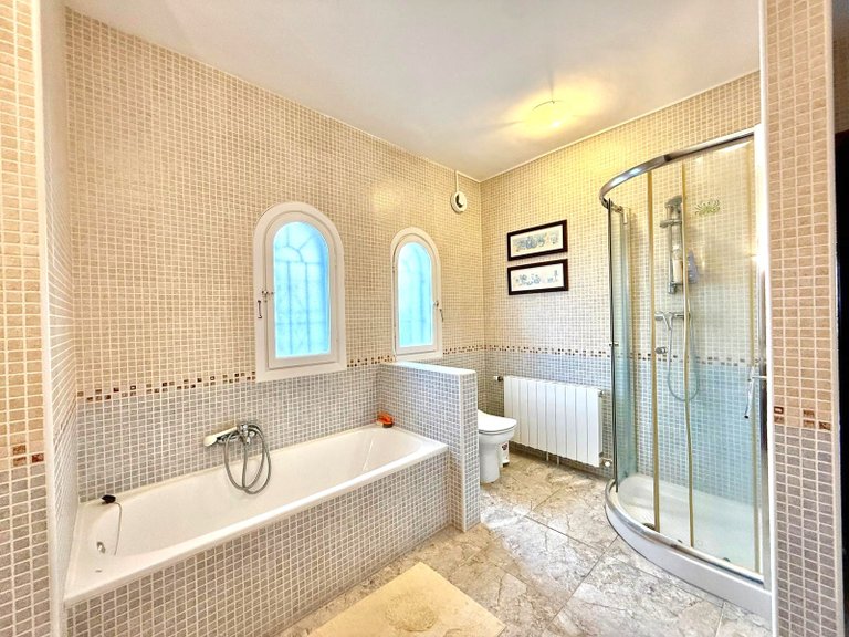 Villa for Sale in Villamartin, Alicante 18