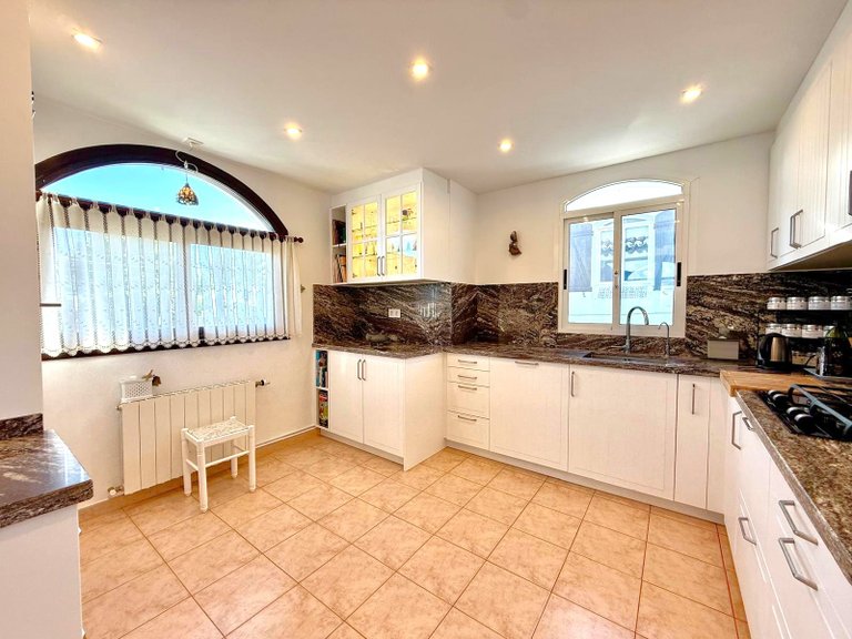 Villa for Sale in Villamartin, Alicante 8