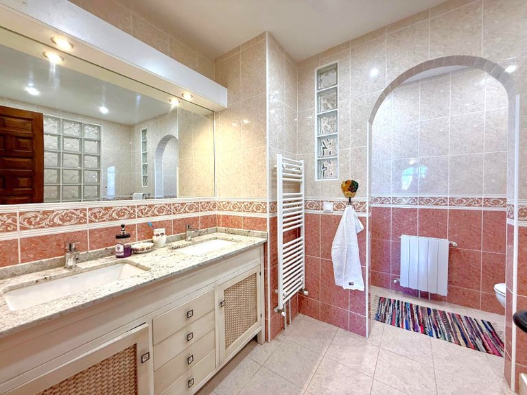 Villa for Sale in Villamartin, Alicante 19