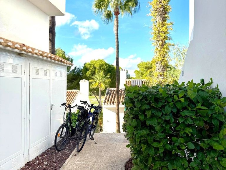 Villa for Sale in Villamartin, Alicante 31