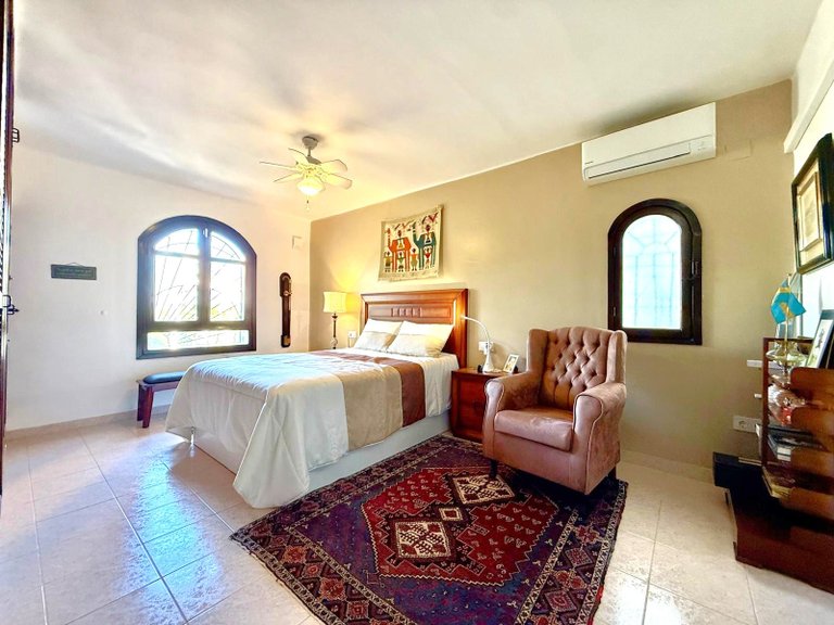 Villa for Sale in Villamartin, Alicante 12