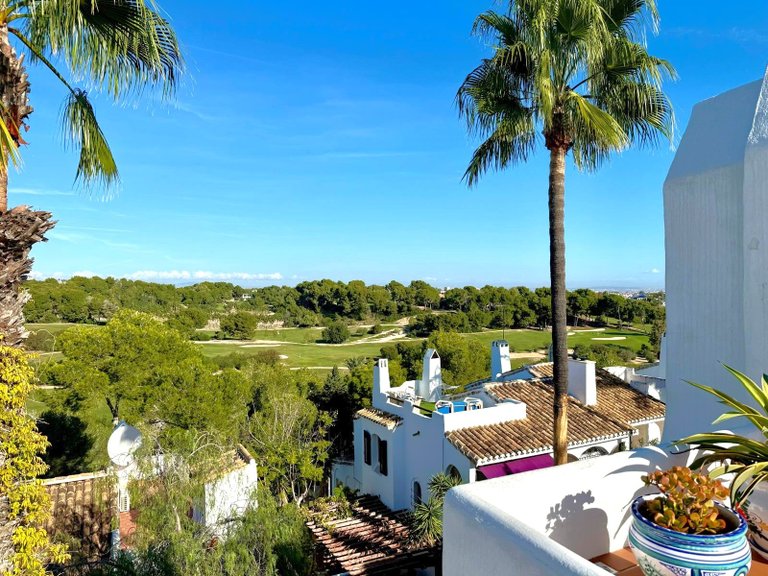 Villa for Sale in Villamartin, Alicante 1