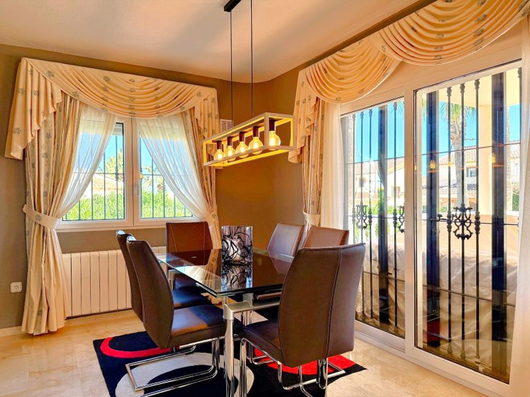Villa for Sale in Villamartin, Alicante 9