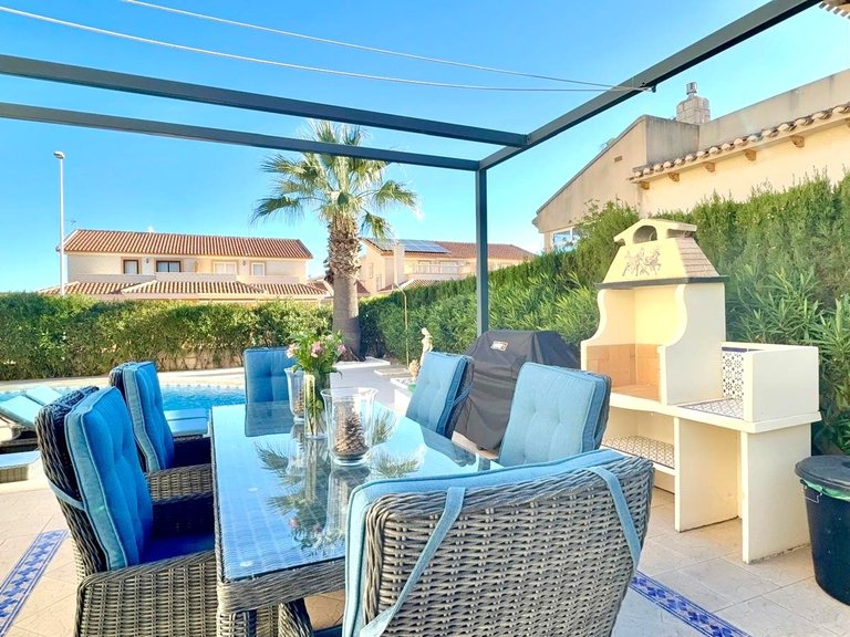 Villa for Sale in Villamartin, Alicante 2