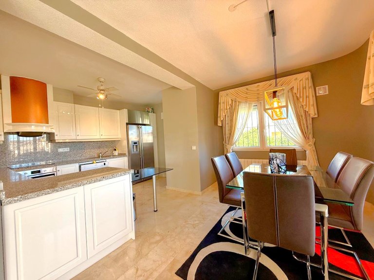 Villa for Sale in Villamartin, Alicante 10