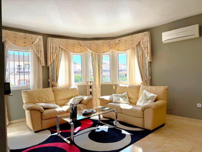 Villa for Sale in Villamartin, Alicante 8