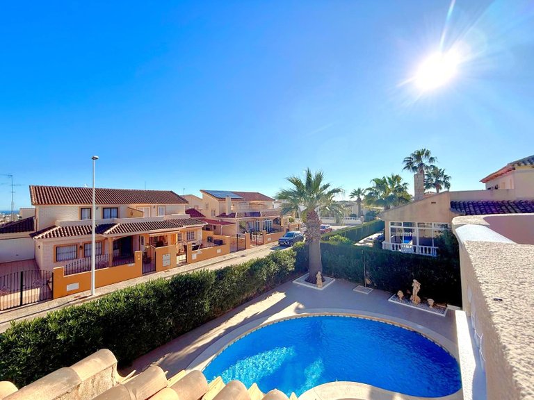 Villa for Sale in Villamartin, Alicante 23