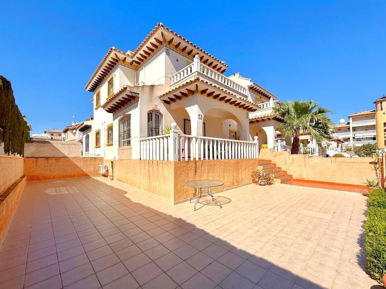 Town House for Sale in Cabo Roig, Alicante 1
