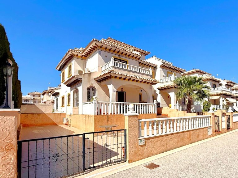 Town House for Sale in Cabo Roig, Alicante 19