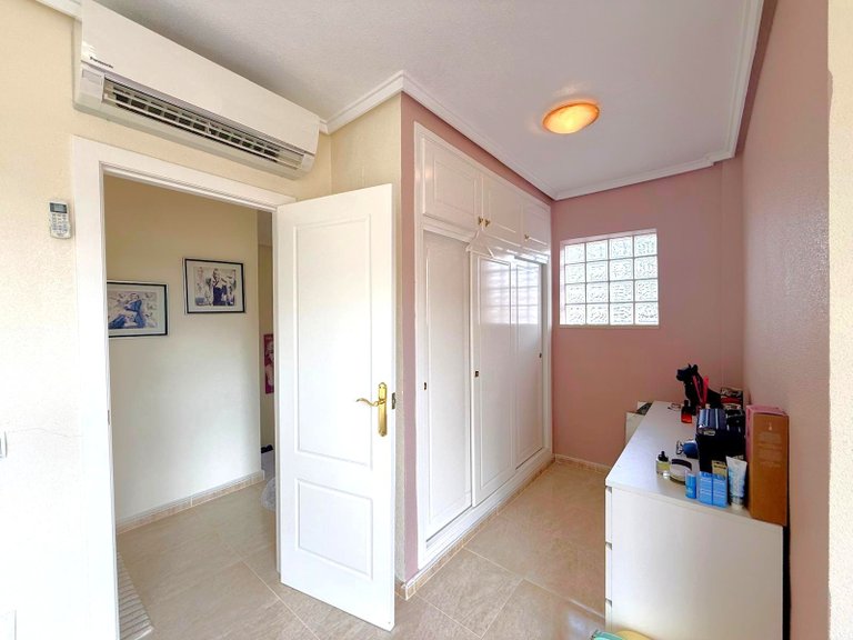 Villa for Sale in Villamartin, Alicante 18