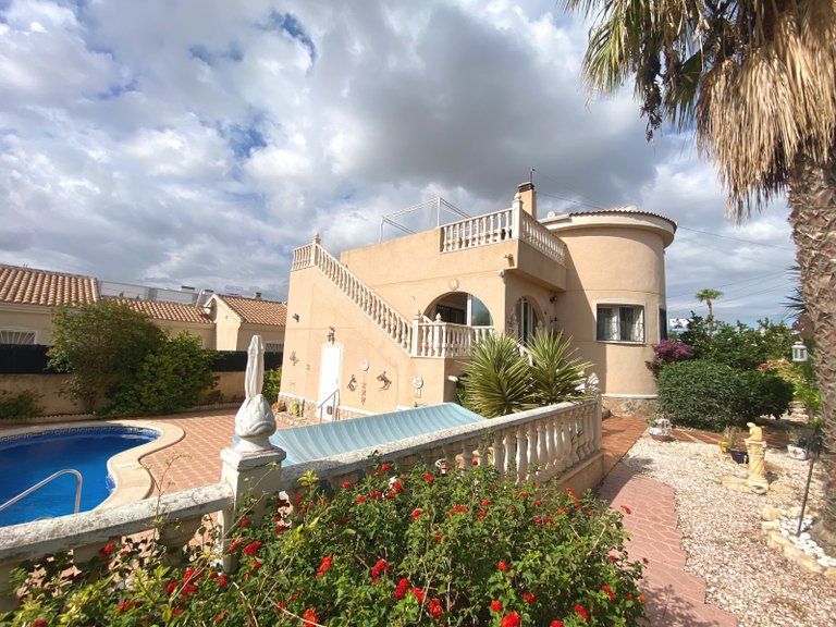 Villa for Sale in Ciudad Quesada/rojales, Alicante 1