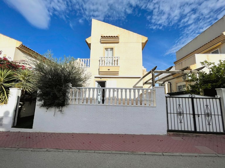 Villa for Sale in Airstrip, Ciudad Quesada, Alicante 1