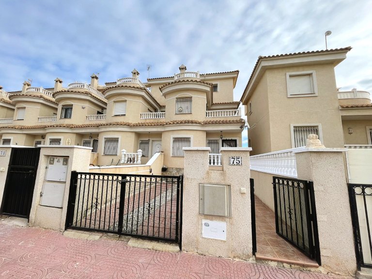 Town House for Sale in Ciudad Quesada/rojales, Alicante 1