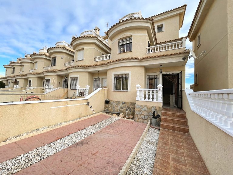 Town House for Sale in Ciudad Quesada/rojales, Alicante 2