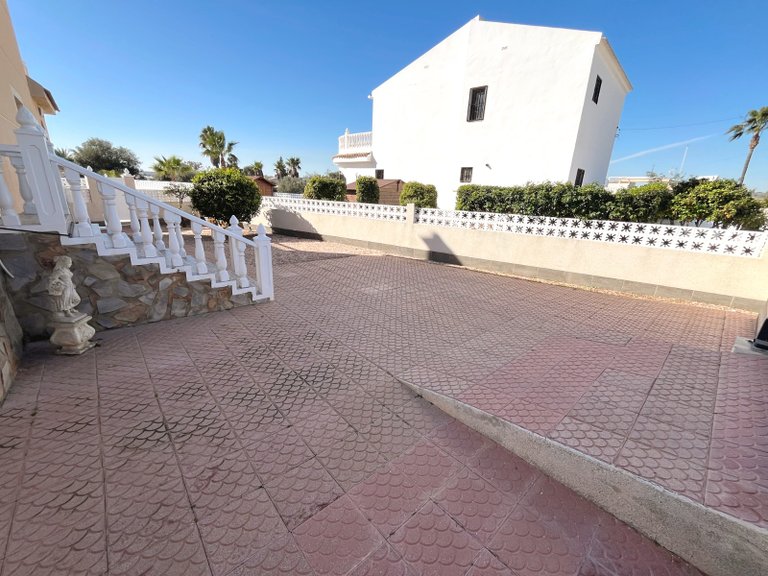 Villa for Sale in Monte Azul, Benijófar, Alicante 35