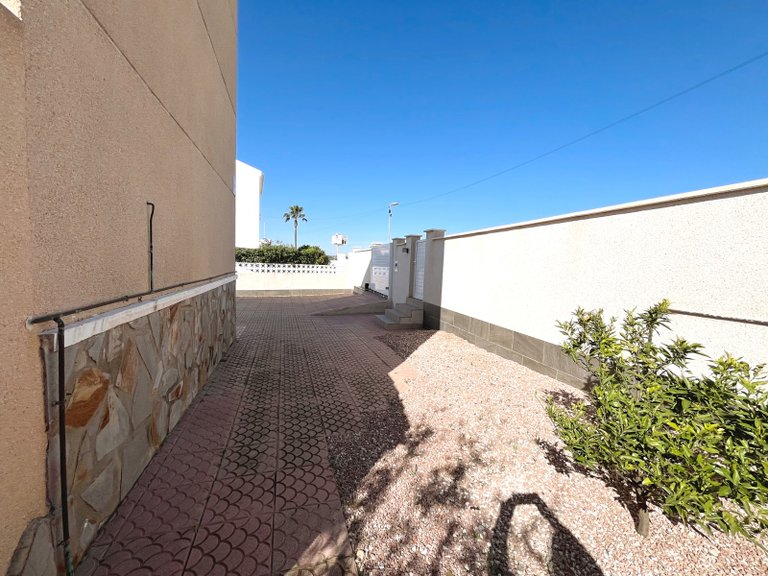 Villa for Sale in Monte Azul, Benijófar, Alicante 34