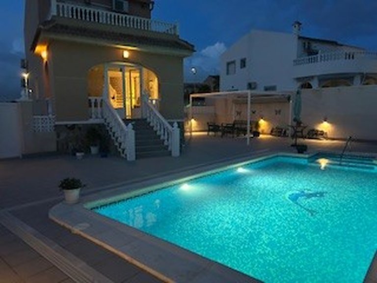 Villa for Sale in Benijófar, Alicante 49