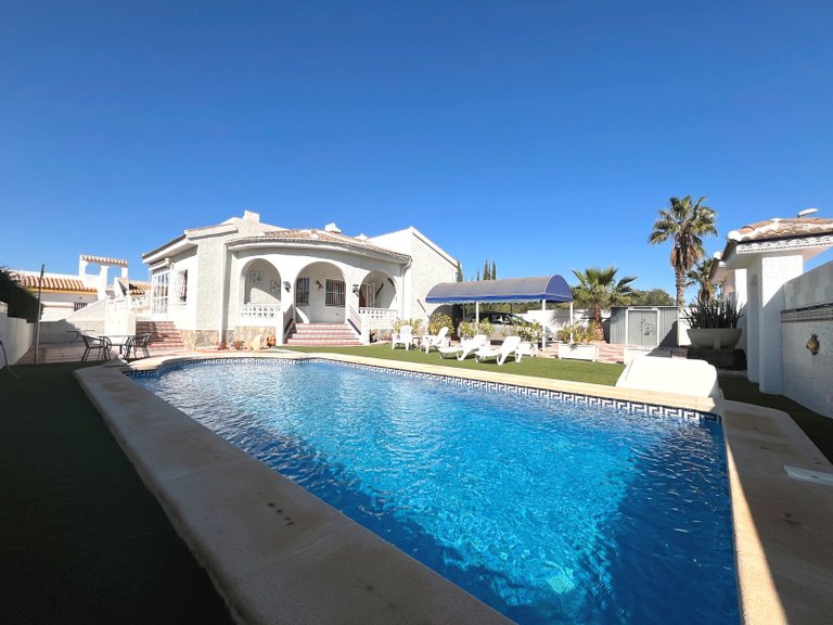 Villa for Sale in Pueblo Bravo, Ciudad Quesada, Alicante 1