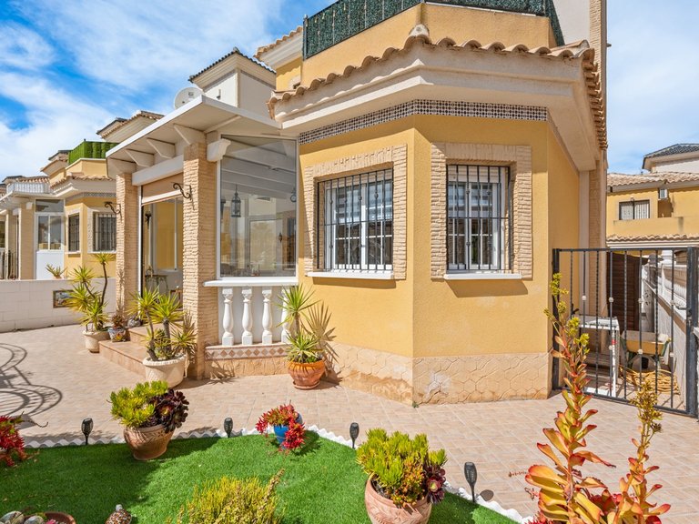 Villa for Sale in Algorfa, Alicante 2
