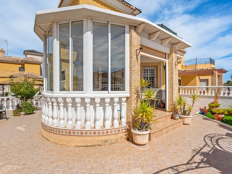 Villa for Sale in Algorfa, Alicante 3