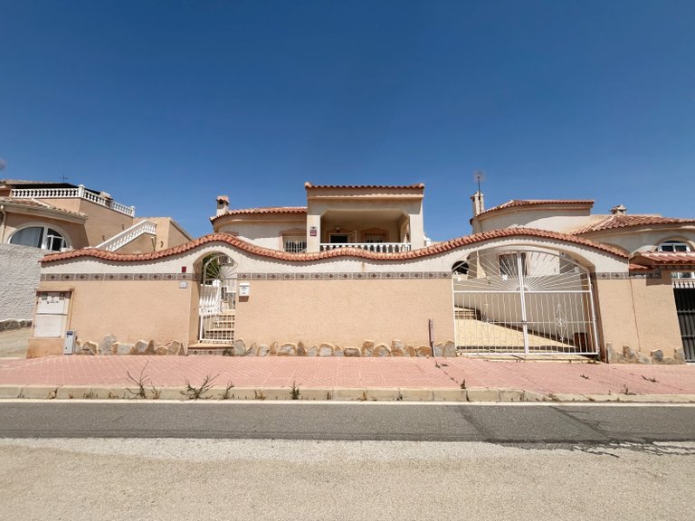 Villa for Sale in Ciudad Quesada/rojales, Alicante 1
