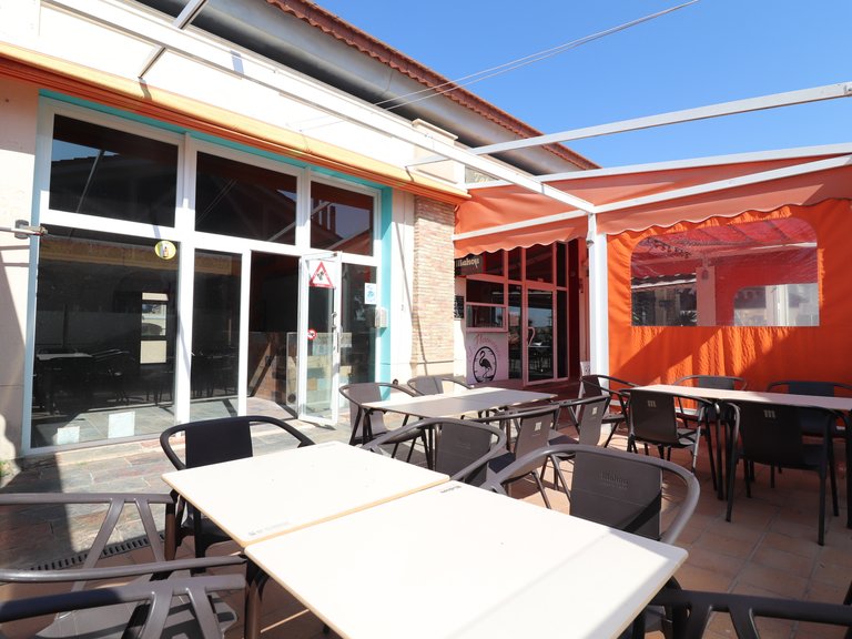 Commercial for Sale in La Finca Golf Resort, Algorfa, Alicante 1