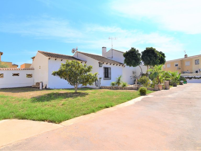 Villa for Sale in Villamartin, Orihuela Costa, Alicante 30