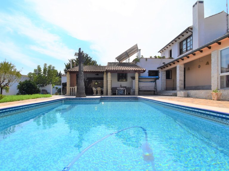 Villa for Sale in Villamartin, Orihuela Costa, Alicante 33