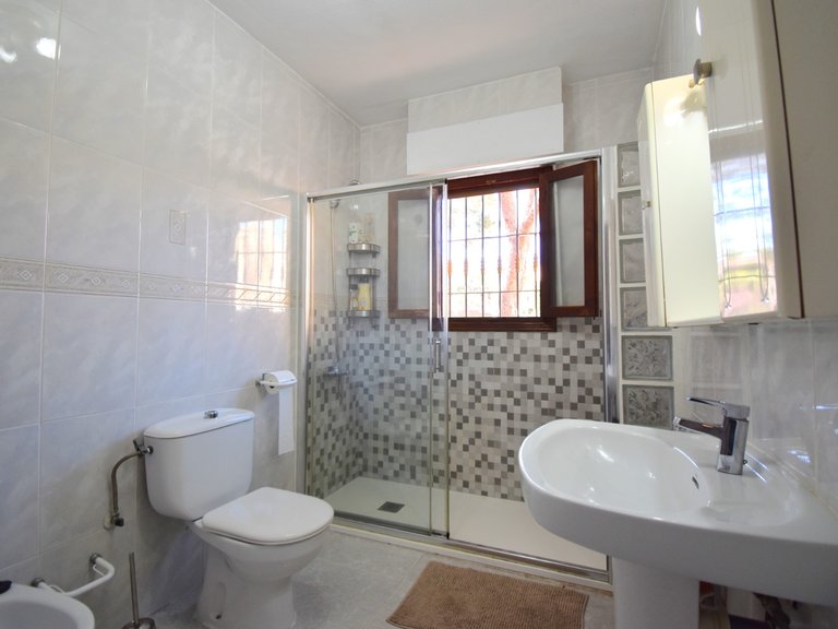 Villa for Sale in Villamartin, Orihuela Costa, Alicante 18