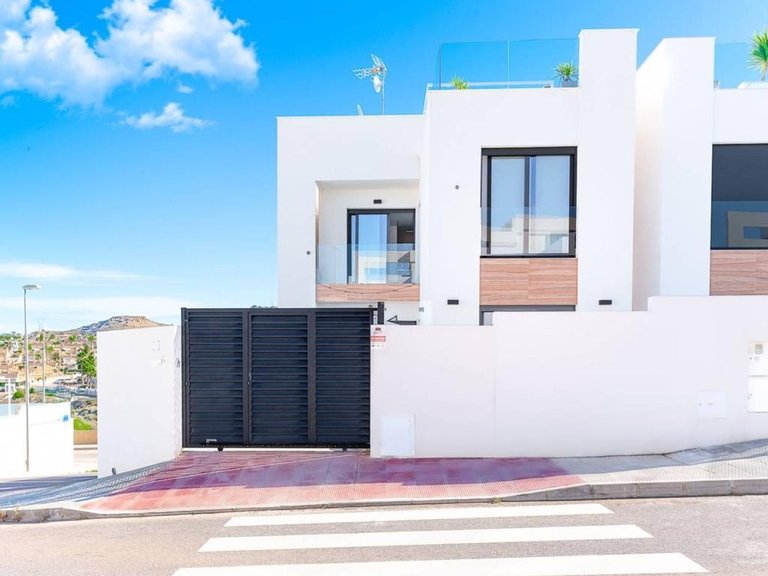 Villa for Sale in Benijofar - Village, Benijófar, Alicante 1