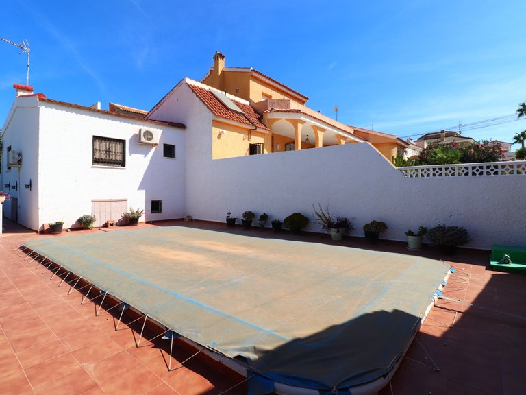 Town House for Sale in Benijofar - Village, Benijófar, Alicante 1