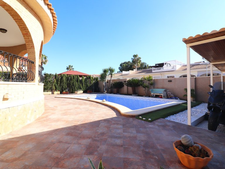 Villa for Sale in Monte Azul, Benijófar, Alicante 2
