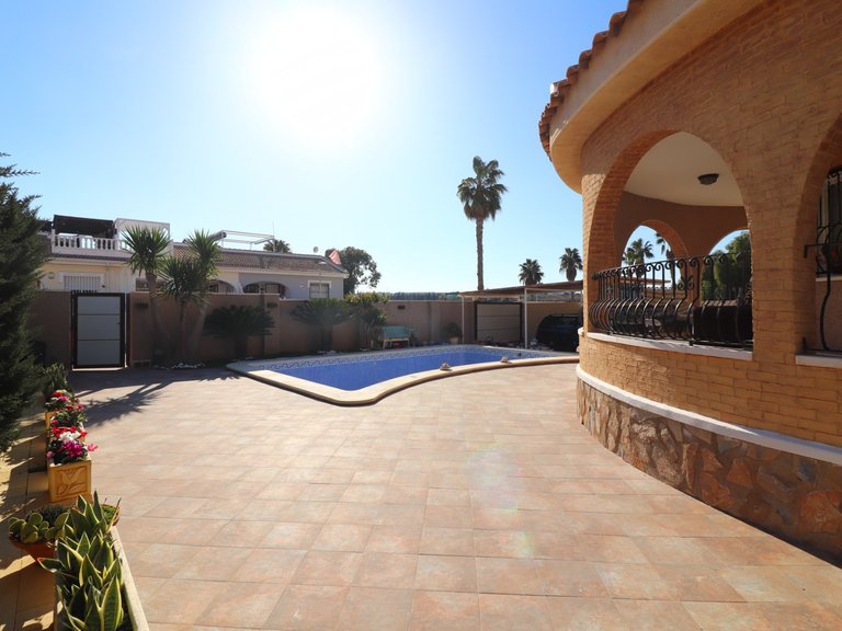 Villa for Sale in Monte Azul, Benijófar, Alicante 21