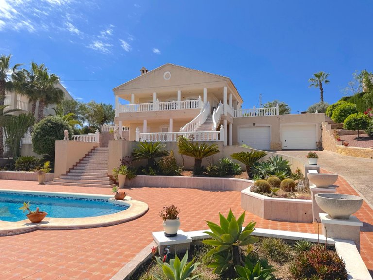 Villa for Sale in Lomas de La Juliana, Algorfa, Alicante 1