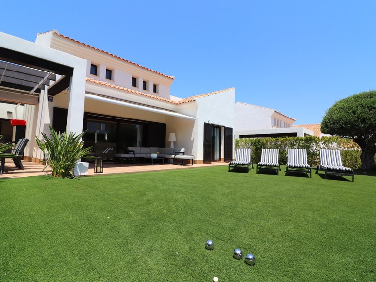 Villa for Sale in La Finca Golf Resort, Algorfa, Alicante 1