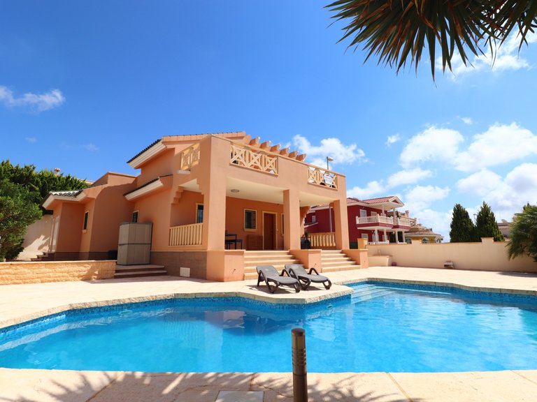 Villa for Sale in La Fiesta, Ciudad Quesada, Alicante 1