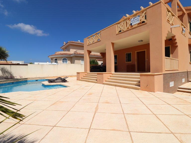 Villa for Sale in La Fiesta, Ciudad Quesada, Alicante 2