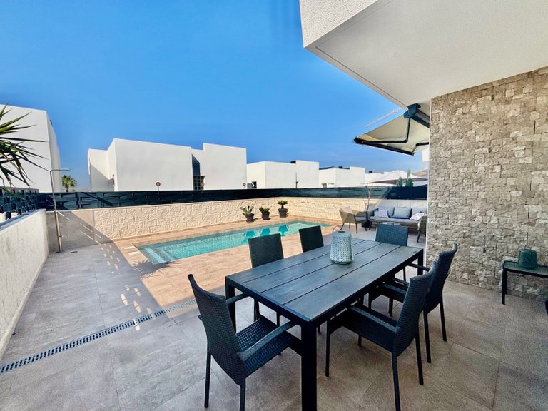 Villa for Sale in Benijofar - Village, Benijófar, Alicante 11