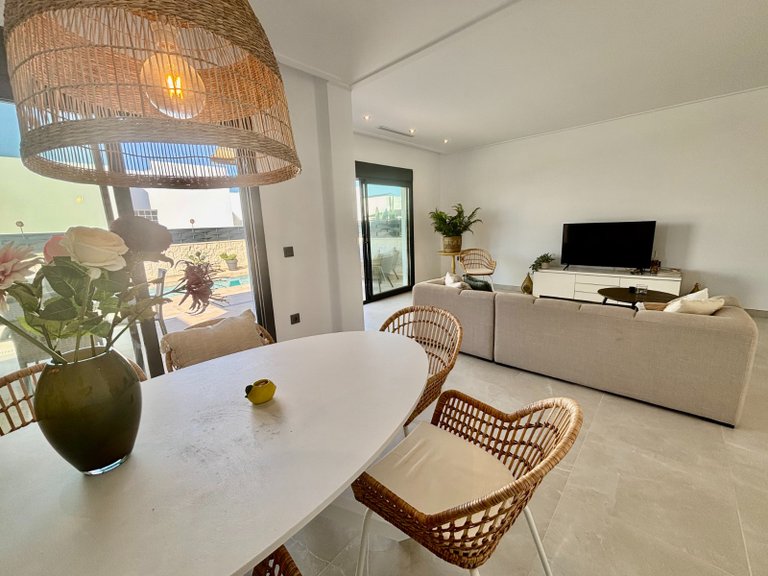 Villa for Sale in Benijofar - Village, Benijófar, Alicante 12