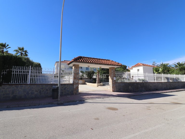 Villa for Sale in Lomas de La Juliana, Algorfa, Alicante 5