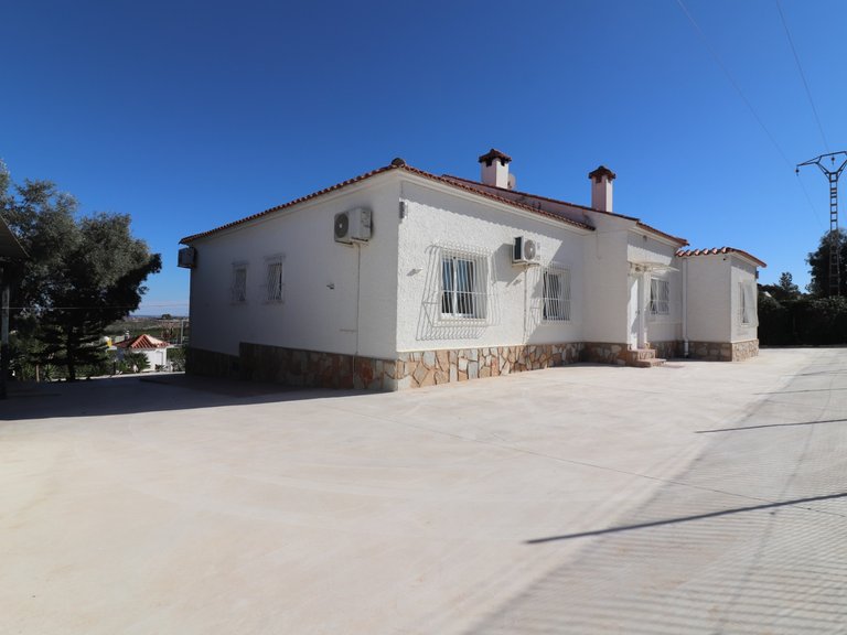 Villa for Sale in Lomas de La Juliana, Algorfa, Alicante 46